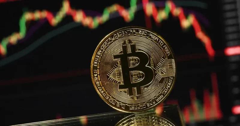 US stocks plunge as strong jobs data fuels rate hike fears, dragging Bitcoin below $62K