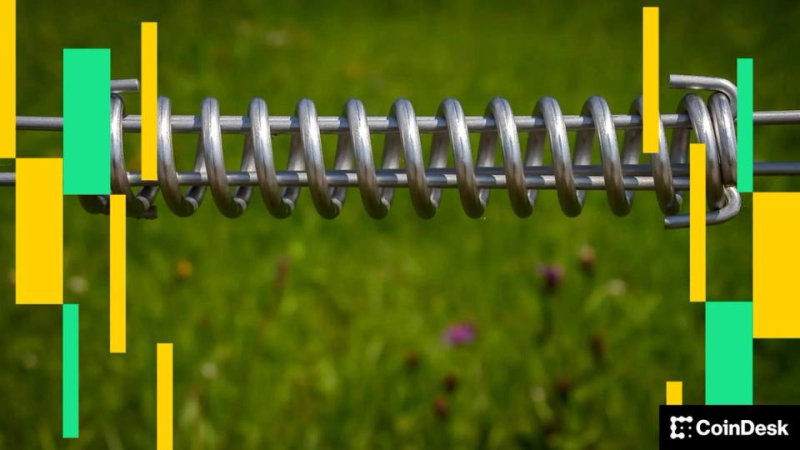 Altcoins, led by dash, heat up as bitcoin nears breakout: Crypto Markets Today